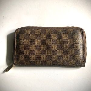 Louis Vuitton Long Damier Zip Around Purse Wallet
